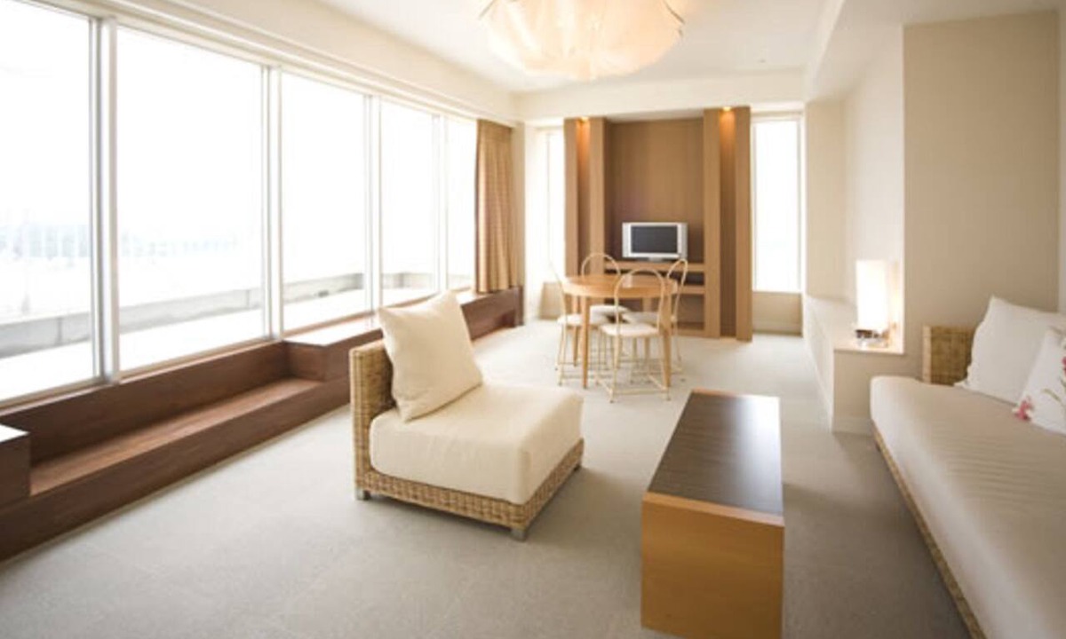 Mihama Hotel | The Beach Tower Okinawa