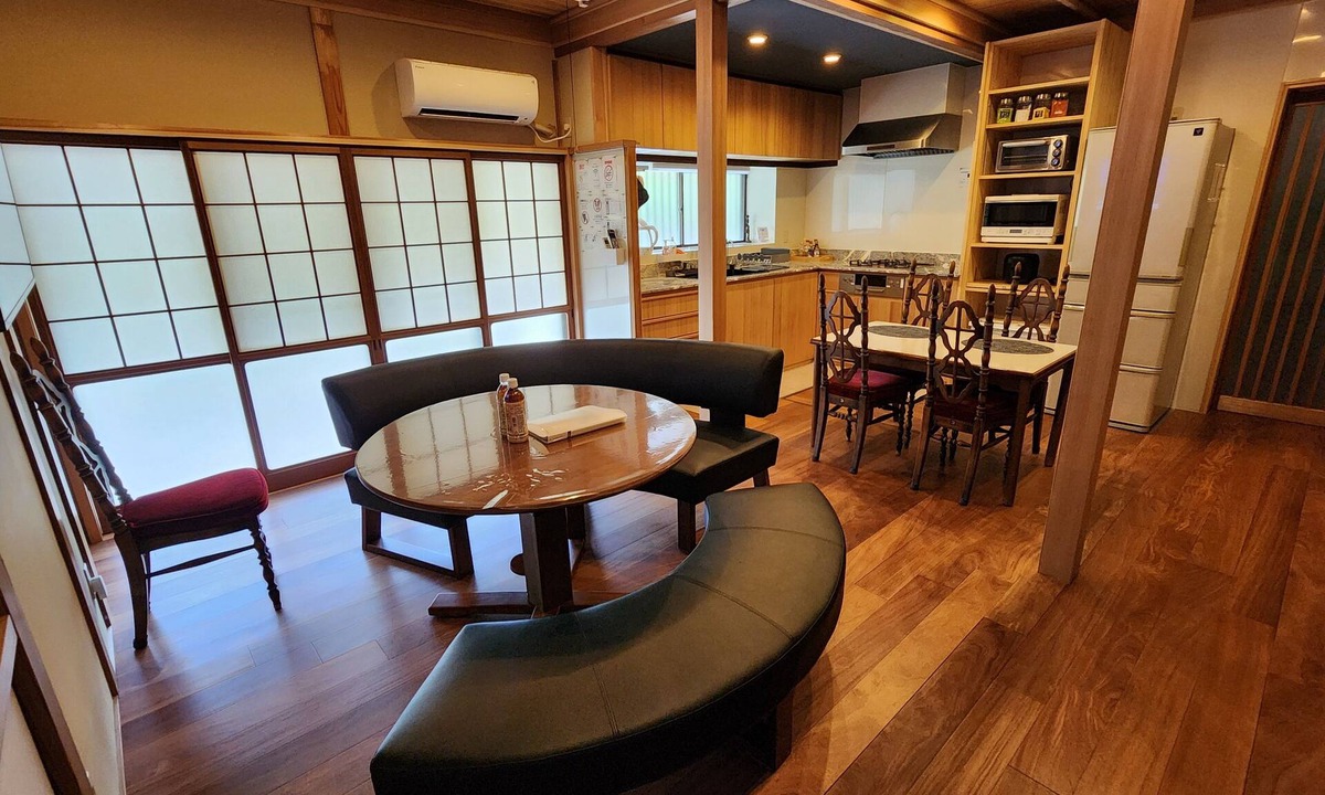 Soeda House | Traditional Samurai Experience! Samurai Manner Tea House w/real Hinoki bath.