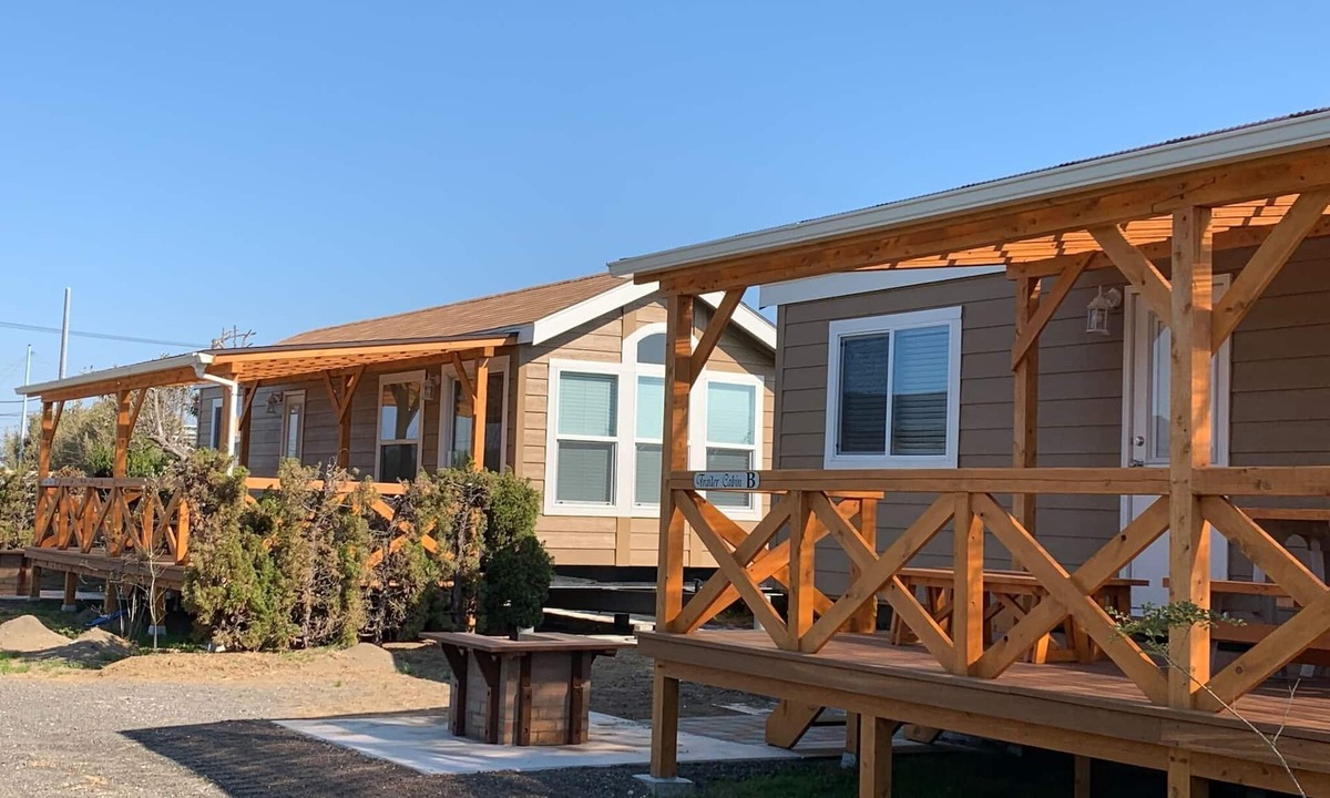 Asahi RV Rental | Trailer cabin Bedding included for up to 2 people/Asahi City Chiba