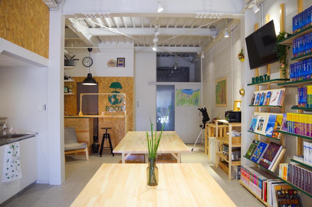 Takaoka Hostel | Travelers' house ROOTs