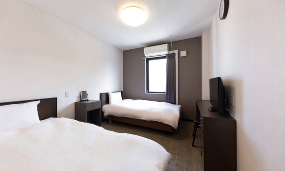 Nishinari Hotel | Twin room no meals Take it easy standard plan/Osaka Ōsaka