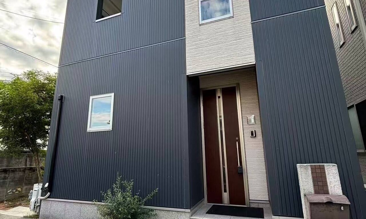 Matsuyama House | Twostorey modern design/Songshan City Ehime