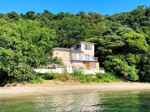 Shodoshima House | villa chillon