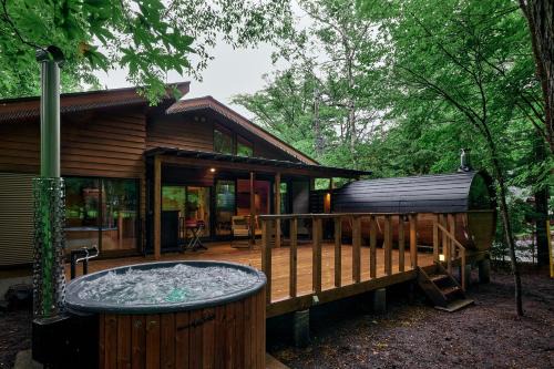Tsumagoi Villa | Villa Noël Kitakaruizawa Forest, Sauna & Open Air Wood Jacuzzi
