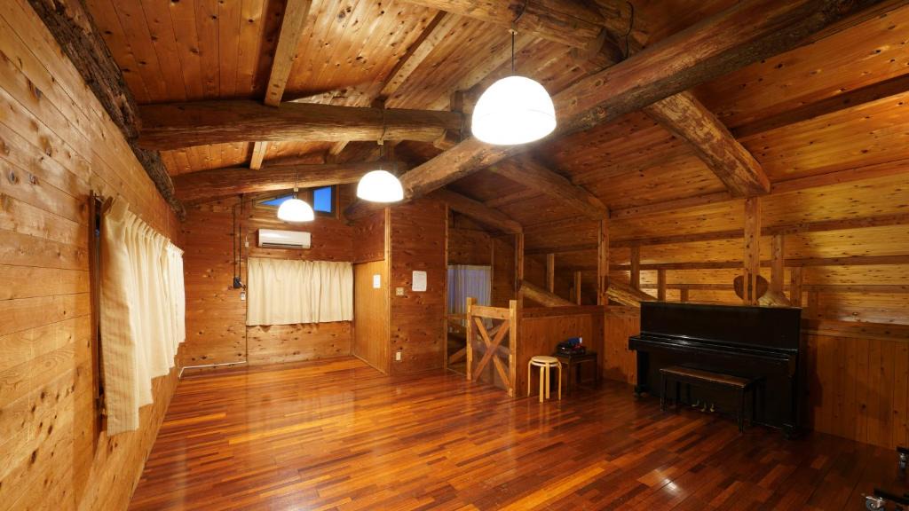 Nakama House | Villa Tora