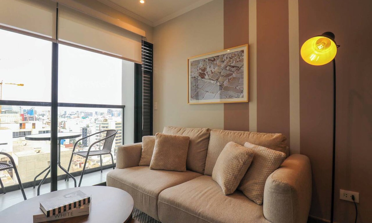Petit Jean Ocharan Apartment | w* | Deluxe 3BR w/Balcony in Prime Miraflores