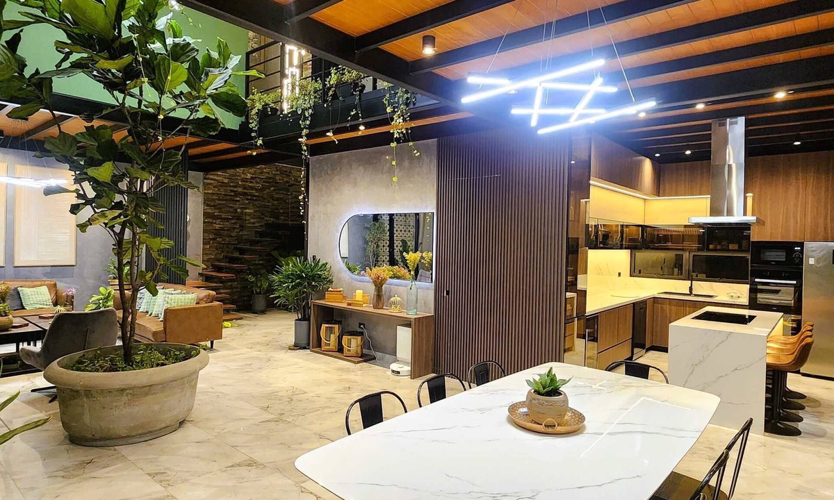 Salas House | w Private 4BR Getaway With Pool Cinema