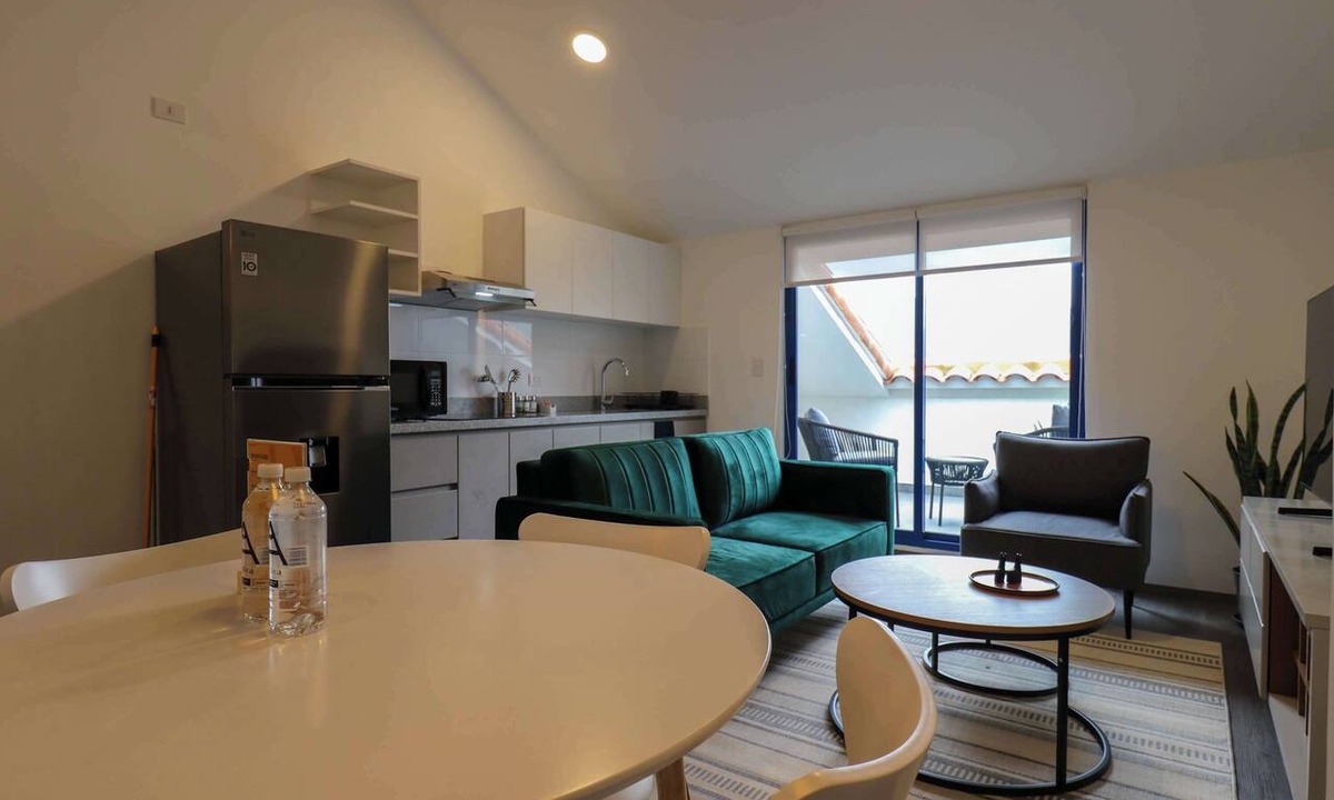 Cusco Historic Center Apartment | w* | Stunpedous 2BR w/Perfect Balcony in Cusco