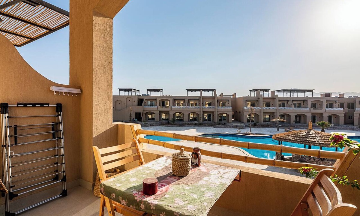 Dahab Apartment | Wake up to the sound of the waves located right in front of the Red Sea.