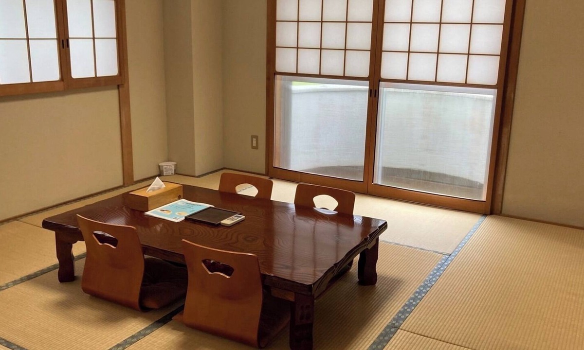 Shiso RV Rental | Weekdays Pets allowed Hotel room attached to s/Shiso City Hyōgo