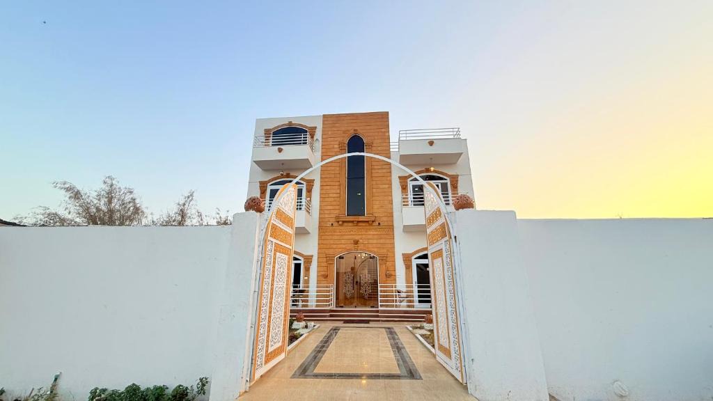 Luxor Hotel | westrn palace