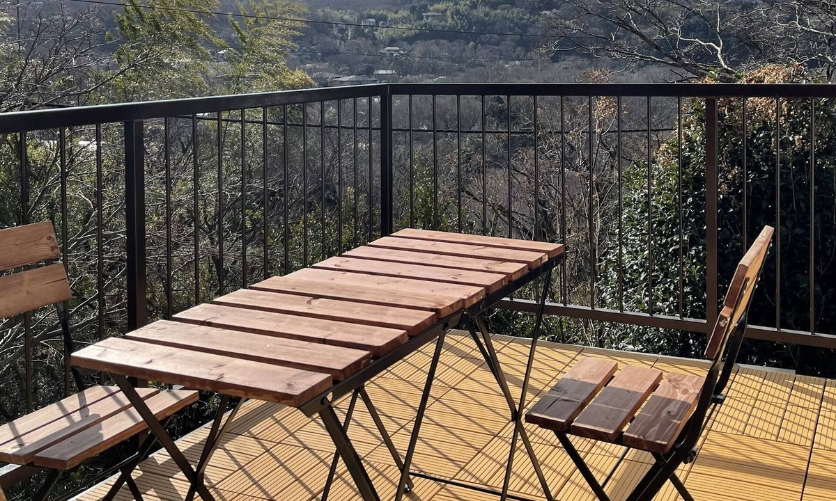 Ito House | You can also have a private villa BBQ surrounded b - Smart House Forest Hills / Ito Shizuoka
