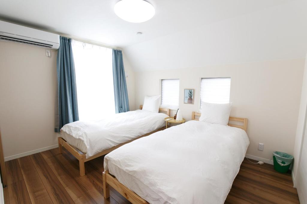 Toshima Villa | YT2198 Spacious Three Level 4BR Entire Home Kanamecho 8 Min Near Ikebukuro Free Parking Rooftop Terrace Sleeps 8