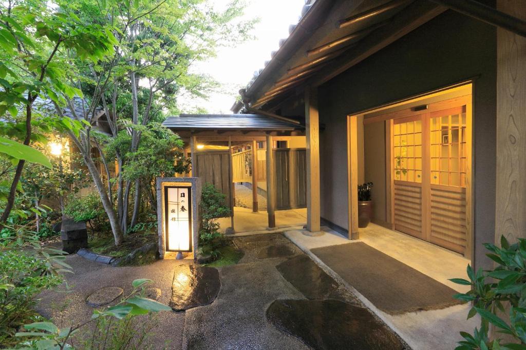 Yufuin Onsen Hotel | Yufuin Onsen Hinoharu Ryokan