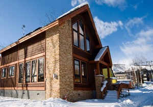 Exclusive 4 Bedroom Chalet in Hirafu, Niseko Chalet 1009 in Niseko