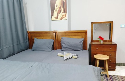 Giza Hotel | بيت الأهرامات