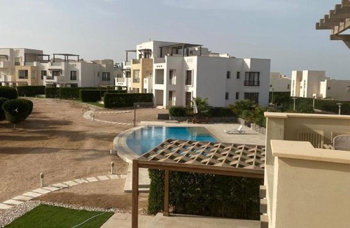 El Gouna Ski Chalet | شاليه إيجار short term سيان - الجونة