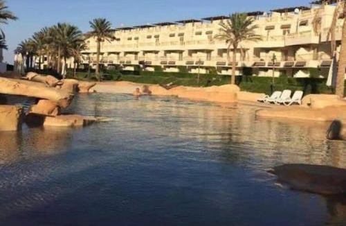 Ataqah Ski Chalet | شاليه مميز يطل عالبسين والبحر للعائلات فقط اسره