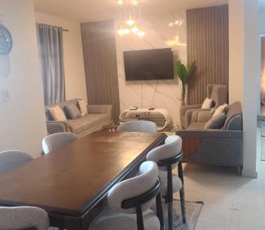 Al Rehab Apartment | شقة بجوار المركز التجاري والمطاعم جديدة