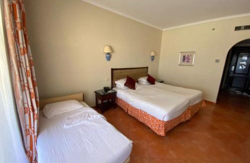 Marina El Alamein Hotel | فندق بورتو مارينا - غرفة فندقية بخدمة فندقية