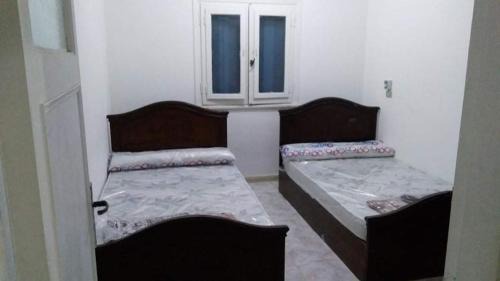 Marsa Matruh Ski Chalet | للإيجار في مطروح شاليه داخل قرية سياحية شاليه شايف البحر امتداد شاطئ الابيض البحر متاح لكن حمام السباحة هذا الصيف به أعمال صيانه 013