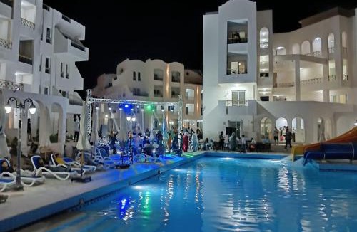 Al-Hammam Ski Chalet | منتجع سانتوريني بالساحل الشمالي