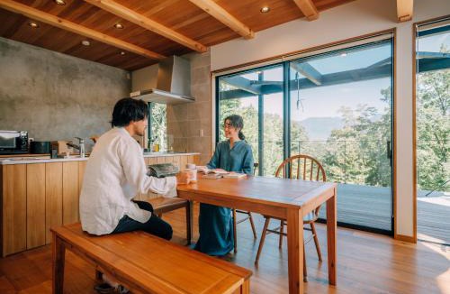 Komoro Villa | お子さま連れ歓迎 森のやさしいサウナ付き一棟貸し -ご家族ご夫婦限定-