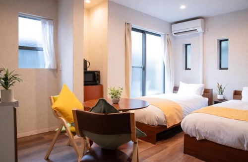 Shinsekai Apartment | からさき館