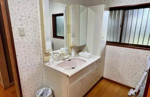 Sanmu House | さくらの宿Traditional Japanese house with cherry blossoms