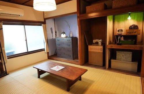 Onomichi House | つばめ荘 Tsubamesou 尾道駅から徒歩と渡船で15分 情緒あふれる尾道ステイ 鍵付き駐輪場と駐車場あり supported by COCOSTAY