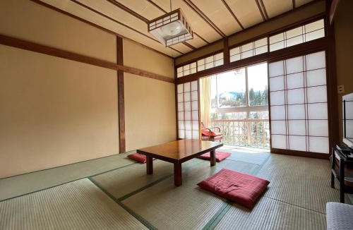 Uonuma Hotel | やまきや旅館