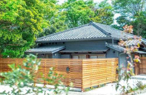 Hayama House | わたや Roopt葉山上山口 棚田散策付き 農作業体験と三浦半島の食を楽しむ一棟貸し古民家宿