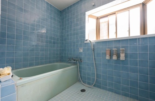 Mitoyo Bed & Breakfast | オーガニック朝食とペットフレンドリーな宿 Guesthouse Riad Camellia 一棟貸しまたはお部屋貸し