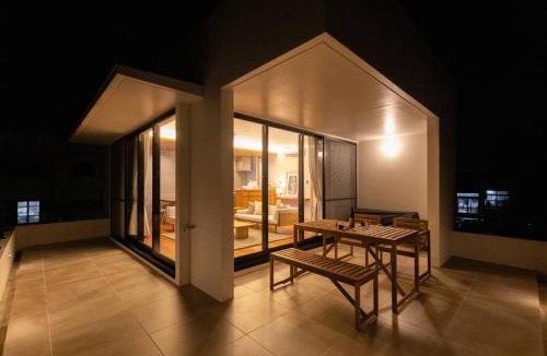 Ueno Villa | オーシャンビューの新築インテリアデザインを貸切!テラス付きの宿で最高の休日をお楽しみください