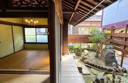 Awaji House | ギャラリー宿 INNAHOUSE ANDAGALLERY