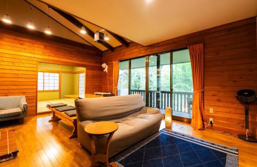 Tsumagoi House | クラレンス北軽井沢 - 4KプロジェクターとBBQ,焚き火を楽しむ森の貸切Villa -