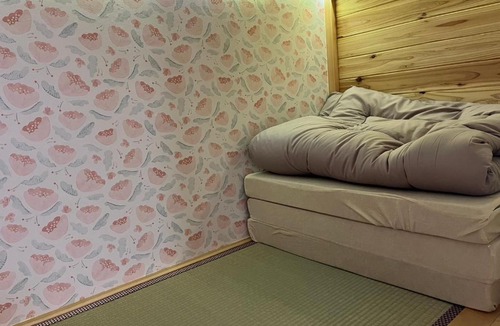 Yonago Hostel | ゲストハウスさよならさんかくまたきてしかく1階101