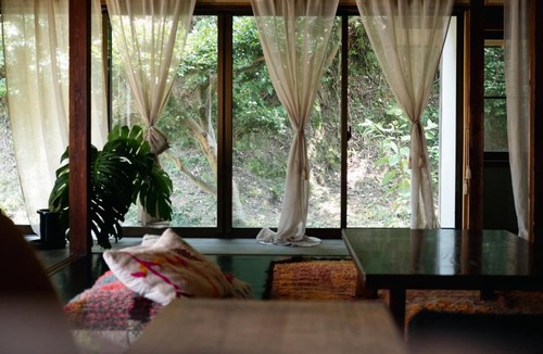 Mitoyo Bed & Breakfast | ゲストハウスRiad Camellia 一棟貸しまたはお部屋貸し