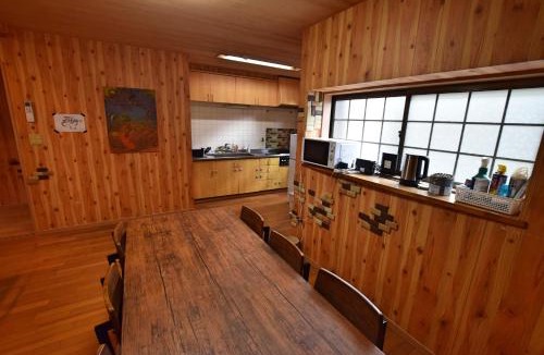 Tsuru House | コテージ鹿留スマプロハウス ペットと泊まれる一棟貸し 富士急まで20分 2階建て3LDK最大8名 Wi-Fi完備