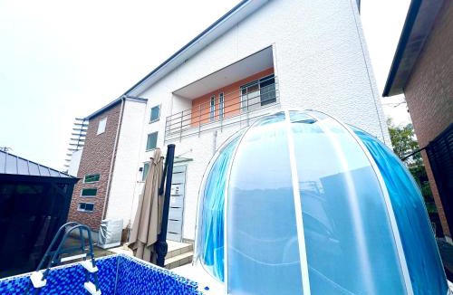 Shirahama Apartment | バブルハウス付き!白良浜徒歩10分!プール付き!BBQ雨でも可能!貸切!浅築5LDk