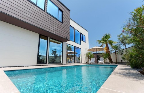 Isumi Villa | ビーチフロント オーシャンビュー プール サウナの非日常空間 Taito Pool EDGE