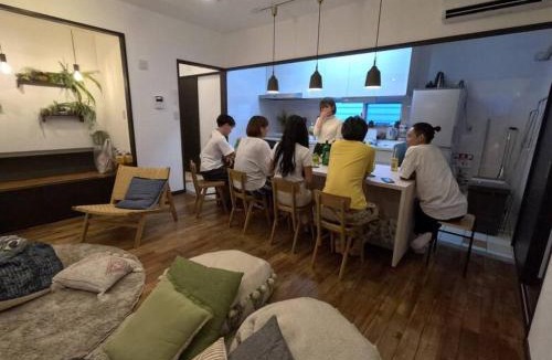 Kadena-cho Villa | モダンでナチュラルなおしゃれ空間/テラスでBBQ/10名宿泊/無料Wi-fi/無料駐車場