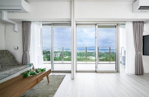 Kitanakagusuku Apartment | モンドミオ沖縄リゾート ライカムヒルズ 10階