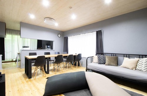 Morooka Apartment | 三箱院
