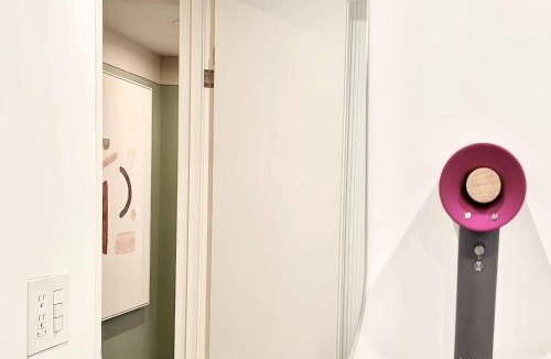 Yushima Hotel | 东京上野超级中心 设计师房间Ybob 上野公园3分钟 车站1分钟 超级繁华 免费wifi 戴森吹风