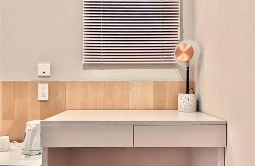 Yushima Hotel | 东京上野超级中心 设计师房间Ycoe 上野公园3分钟 车站1分钟 超级繁华 免费wifi 戴森吹风
