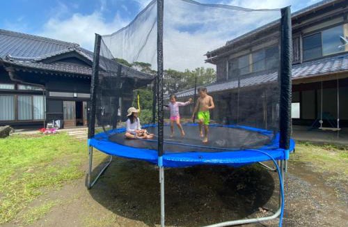 Yokoshibahikari House | 九十九里 人気の古民家宿 羽琉の里はるのさとでバーベキューとトランポリン