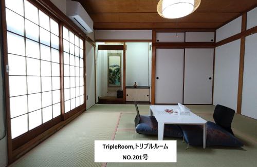 Matsufuku Cho House | 個室で安心 和モダン宿 今橋駅徒歩8分 一人旅 出張にも