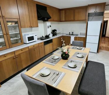 Nishi Villa | 元気 大阪市区日式三层独栋一户建 地铁站步行3分钟 阪神站 关西机场直达