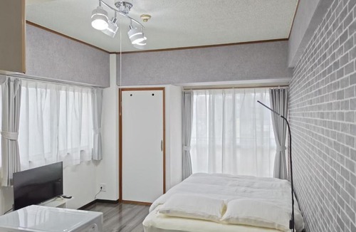 Kurume Apartment | 充実した設備のローコストルーム 福岡空港から高速バス直行